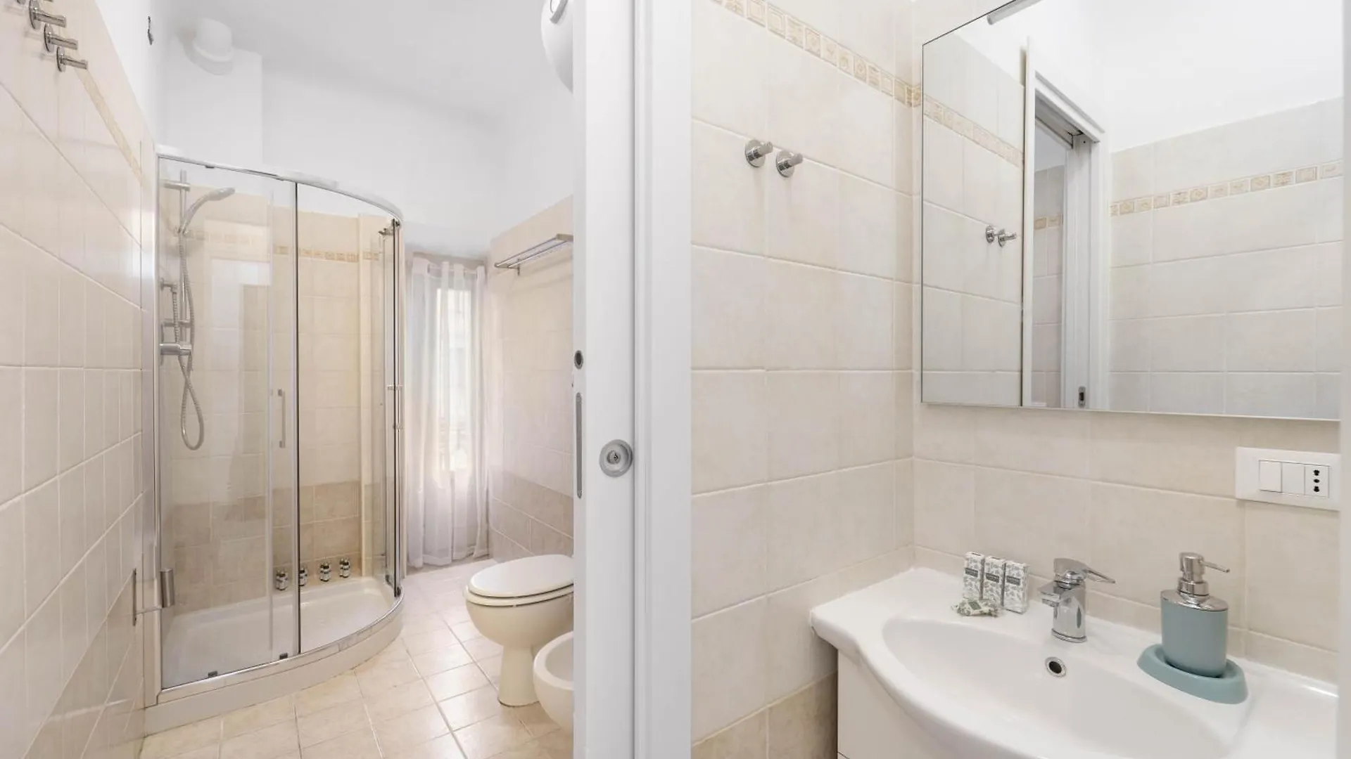 Luxury Apartment - Central, 10 Min From Duomo 0*, Milão
