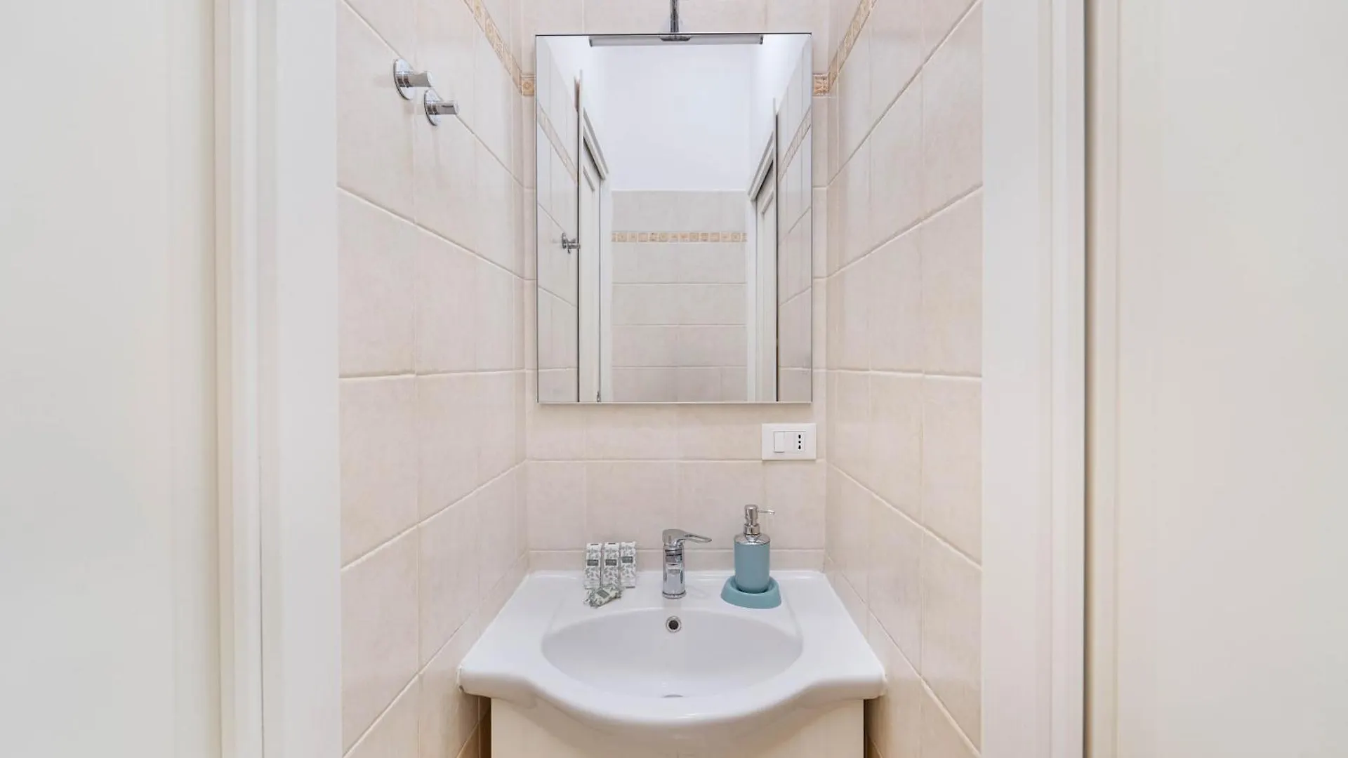 Luxury Apartment - Central, 10 Min From Duomo
