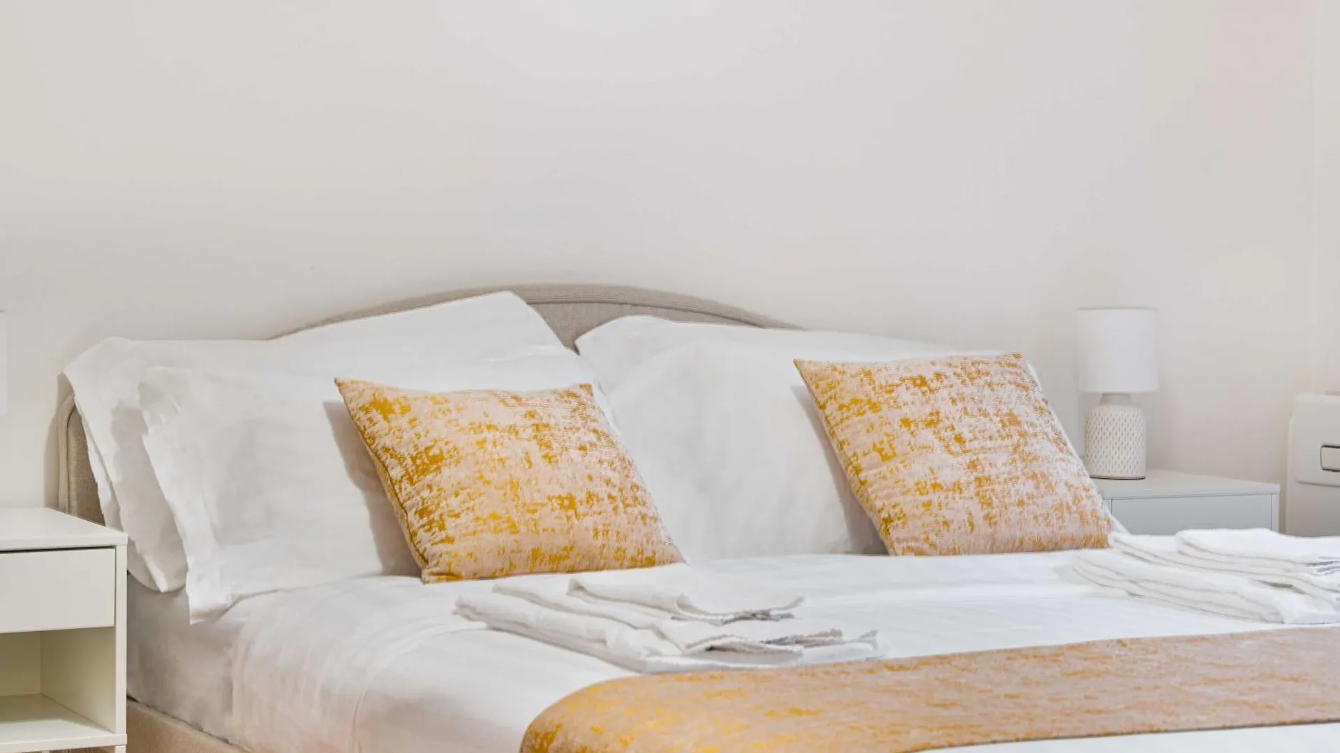Luxury Apartment - Central, 10 Min From Duomo